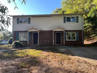 Main picture of 106 Colonial Cir