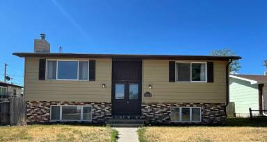 Main picture of 3321 Bevans St