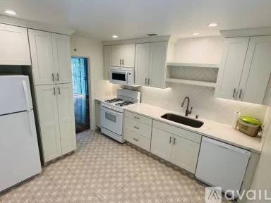 Main picture of 4117 Wabash Ave