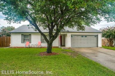 Main picture of 831 Beverly Dr