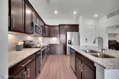 Main picture of 305 Waters Cir