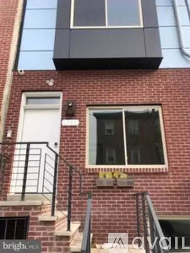 Main picture of 1755 N Marshall St