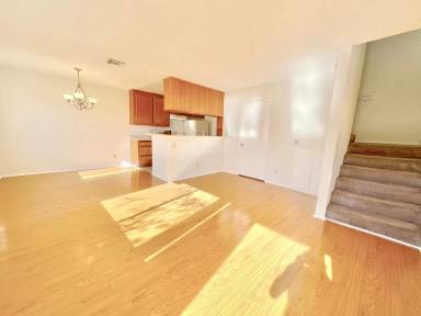 Main picture of 5309 Riverton Ave