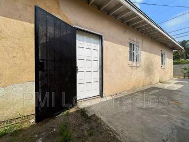 Main picture of 443 W 99th St