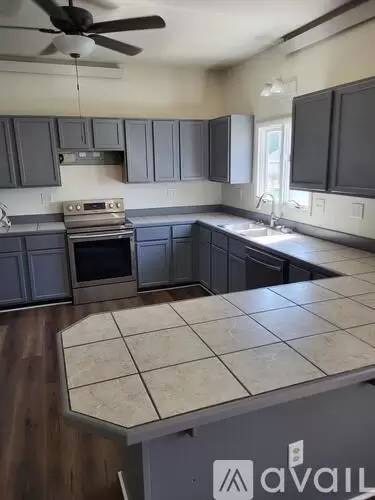 Main picture of 1419 8th Ave
