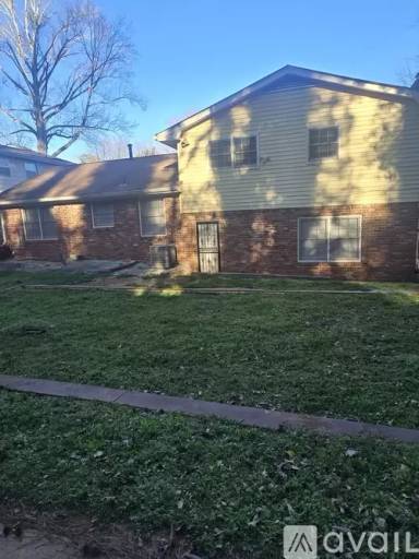 Main picture of 3371 Comet Cir