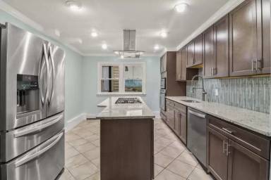 Main picture of 10108 Erie Pl