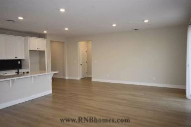Main picture of 140 Tortosa Ct