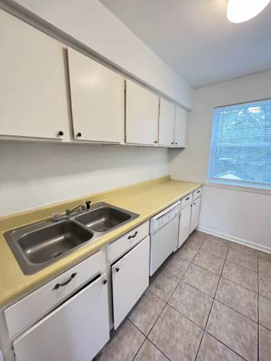 Main picture of 459 Apartment Court Dr