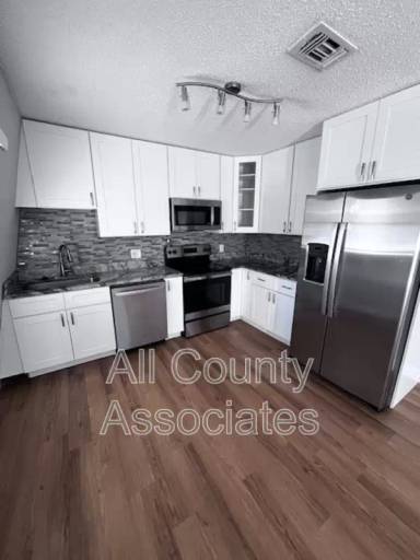 Main picture of 5750 Virginia Ave