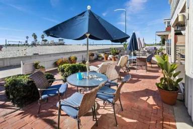 Main picture of 2673 Ocean Front Walk