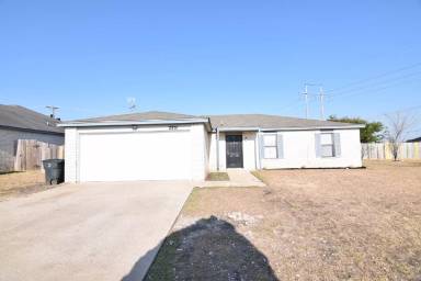 Main picture of 2801 Thoroughbred Dr