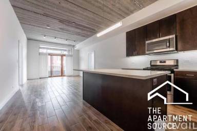 Main picture of 2944 N Halsted St