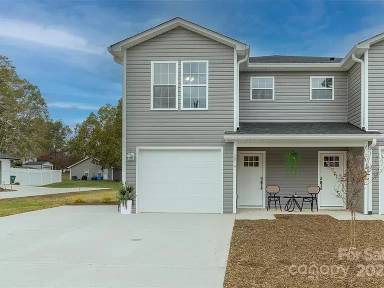 Main picture of 2014 Crown Point Dr