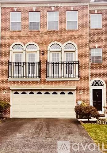Main picture of 3 Sycamore Ln