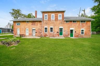 Main picture of 20 Vernon Ave
