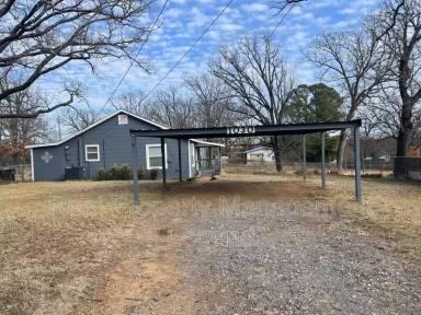 Main picture of 1030 Oak Dr
