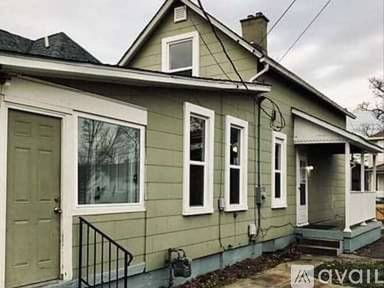 Main picture of 567 Stanley Ave