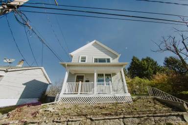 Main picture of 955 E Elm St