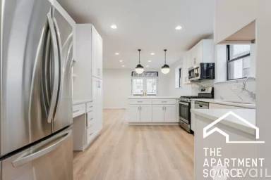 Main picture of 2663 W Medill Ave