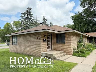 Main picture of 516 3rd St NE