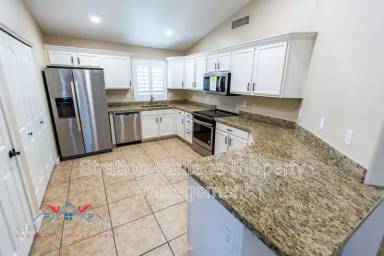Main picture of 6625 E Barstow St