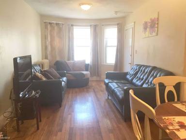 Main picture of 4076 Washington St
