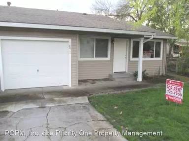 Main picture of 18035 SE Rose St