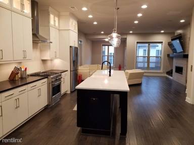 Main picture of 251 Franklin Rd