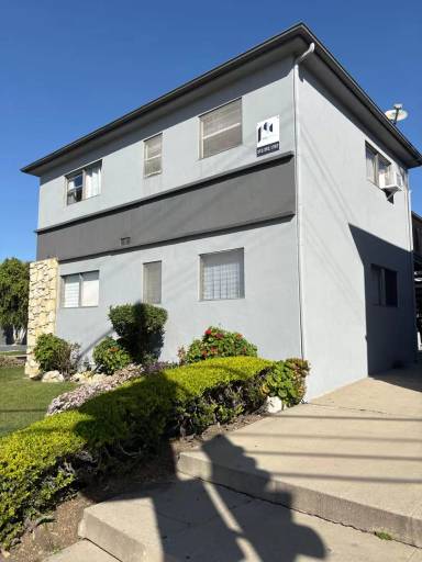 Main picture of 4757 San Vicente Blvd