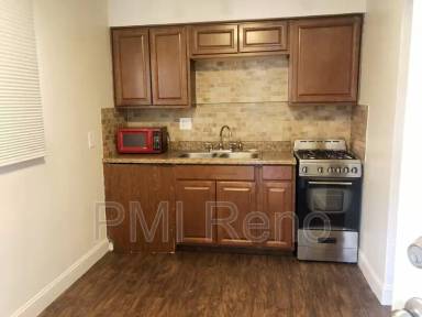 Main picture of 1747 1/2 C St