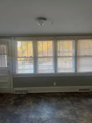 Main picture of 154 S Guerry St