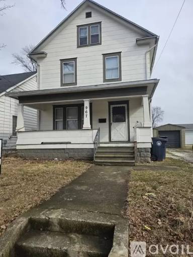 Main picture of 967 Davis St