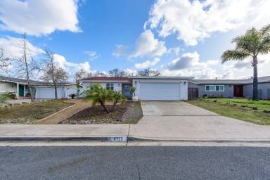 Main picture of 8723 Rumson Dr