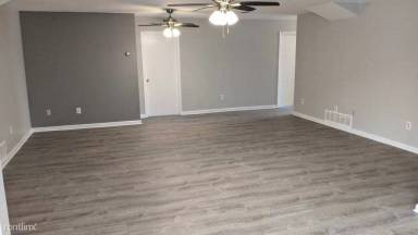 Main picture of 415 1/2 Woodland Ave