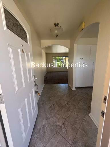 Main picture of 209 La Mesa Dr