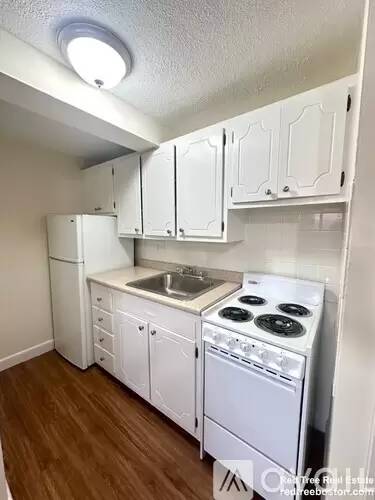 Main picture of 176 North Beacon St