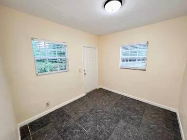 Main picture of 1010 NW 7th St