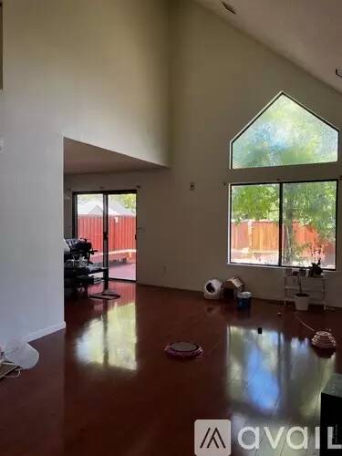 Main picture of 574 Glenmoor Cir