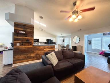 Main picture of 197 Green View Rd