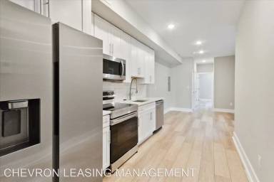 Main picture of 2844 W Diamond St