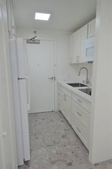 Main picture of Waikiki Marina