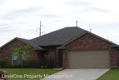 Main picture of 16416 Village Common Dr