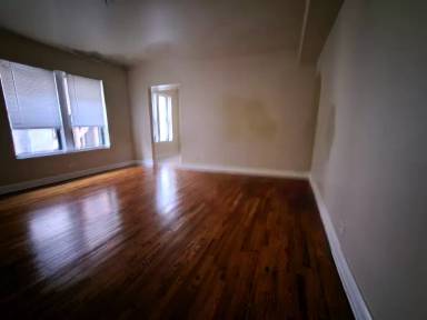 Main picture of 4850 W Adams St