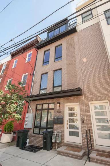 Main picture of 1524 Catharine St