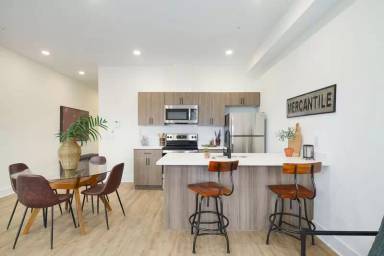 Main picture of 6155 Ridge Ave