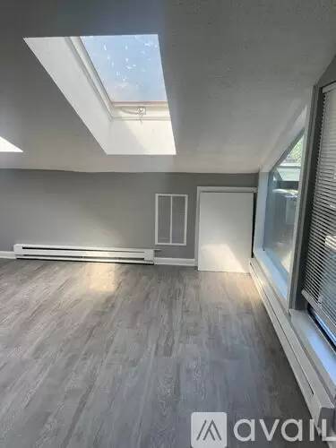 Main picture of 100 Kane St