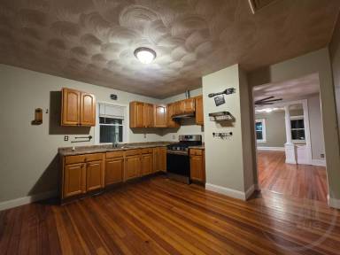 Main picture of 358 Weeden St