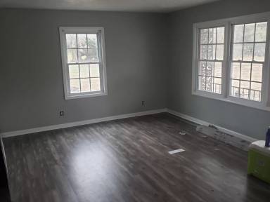 Main picture of 61 S Burns St