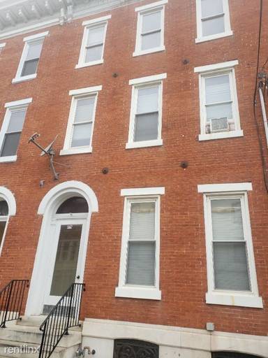 Main picture of 15 E Walnut St